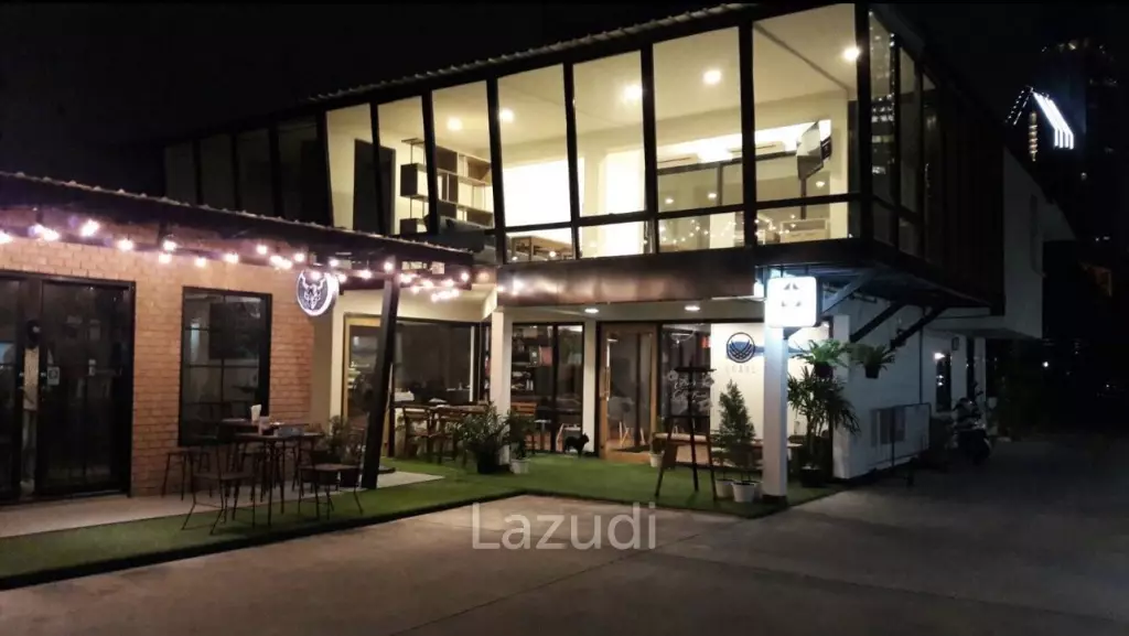 Luxury Two-Story Restaurant Bar Near Phromphong BTS
