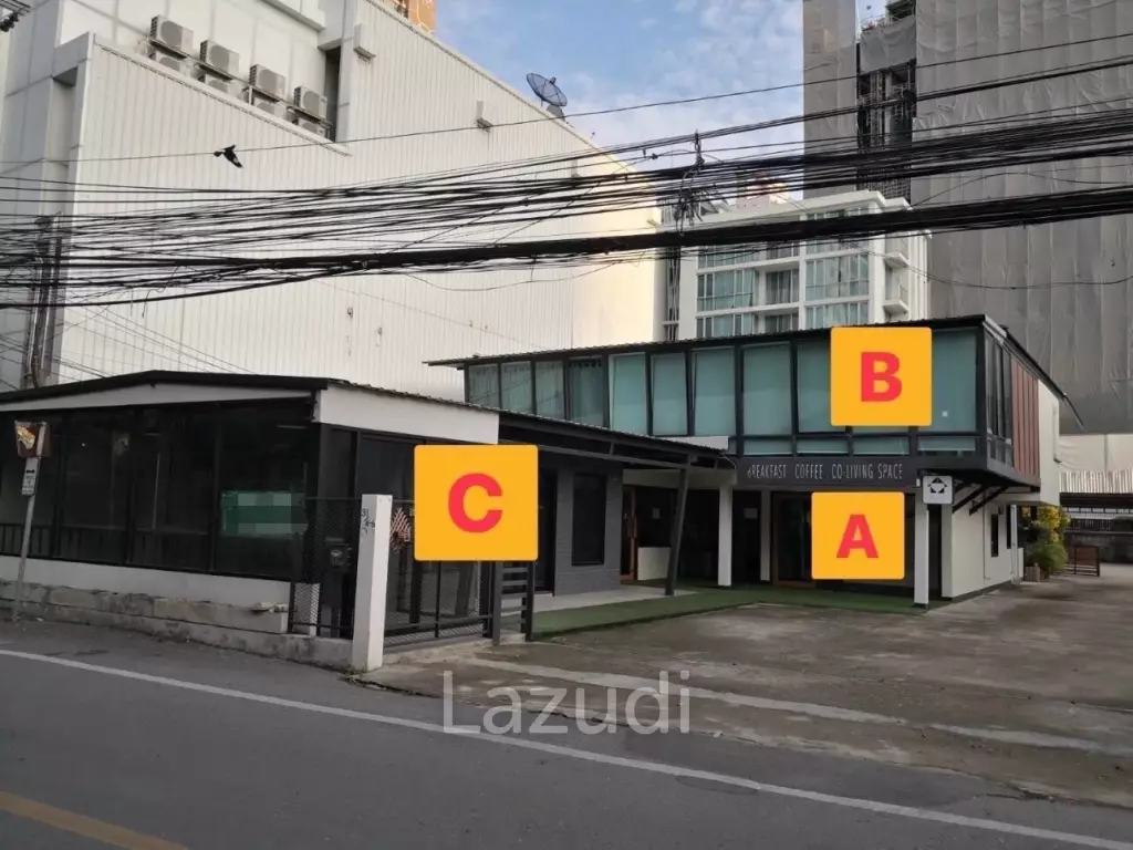 Luxury Two-Story Restaurant Bar Near Phromphong BTS