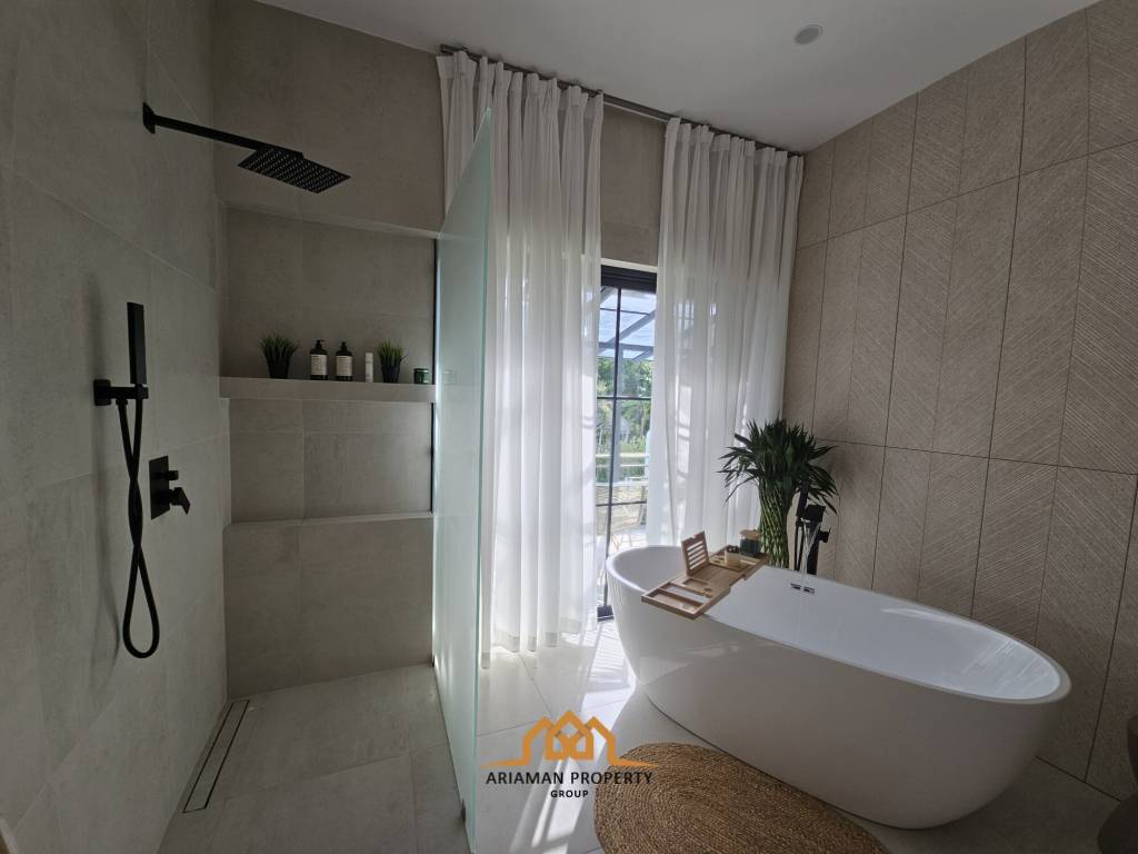 Brand-new 3+1 beds Private Pool Villa in prime Thongson Bay