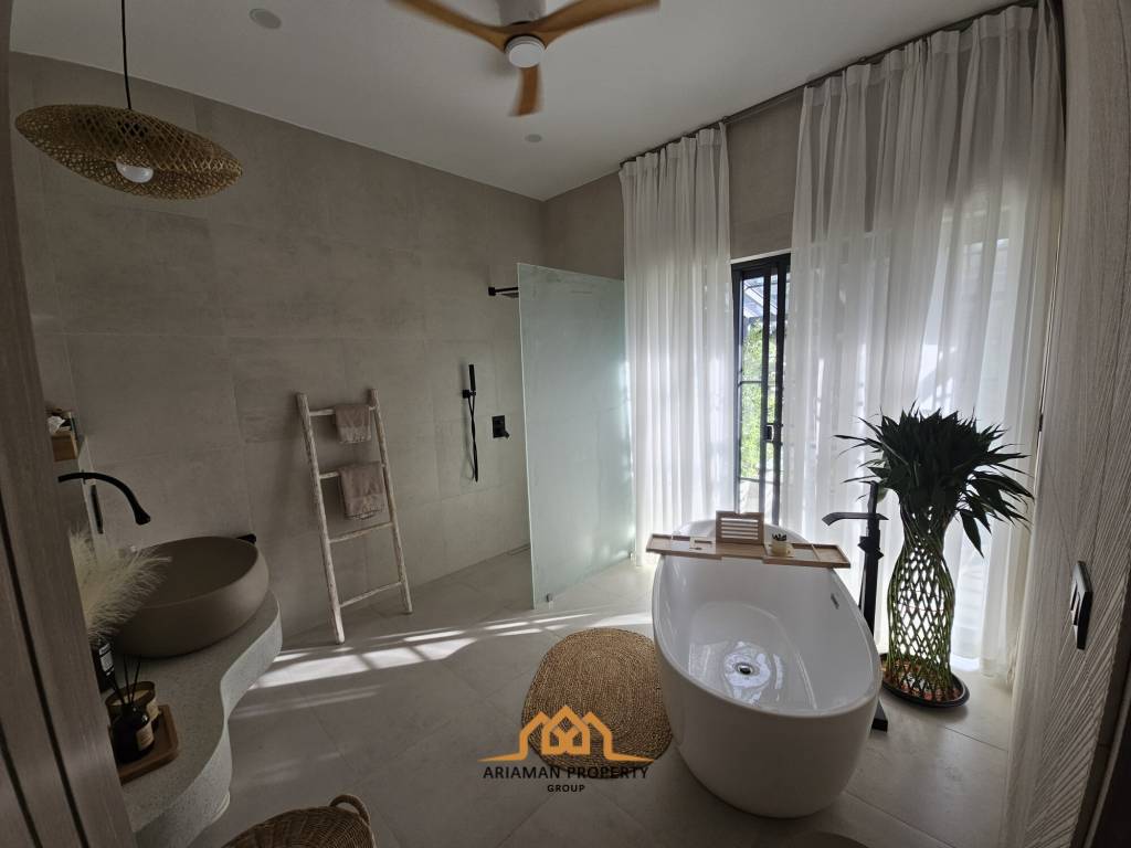 Brand-new 3+1 beds Private Pool Villa in prime Thongson Bay