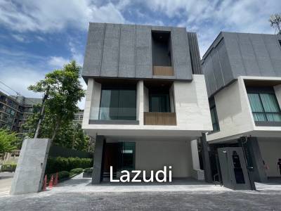 Luxurious  Home Office Penton Ari-Sutthisan