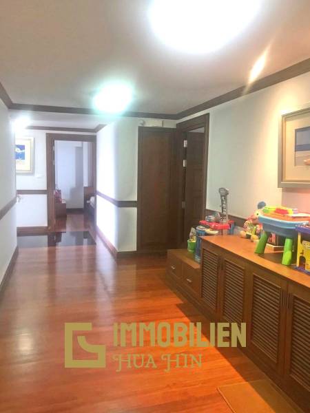 Ban Sangchan: Premium 2 Beds Beachfront Condo