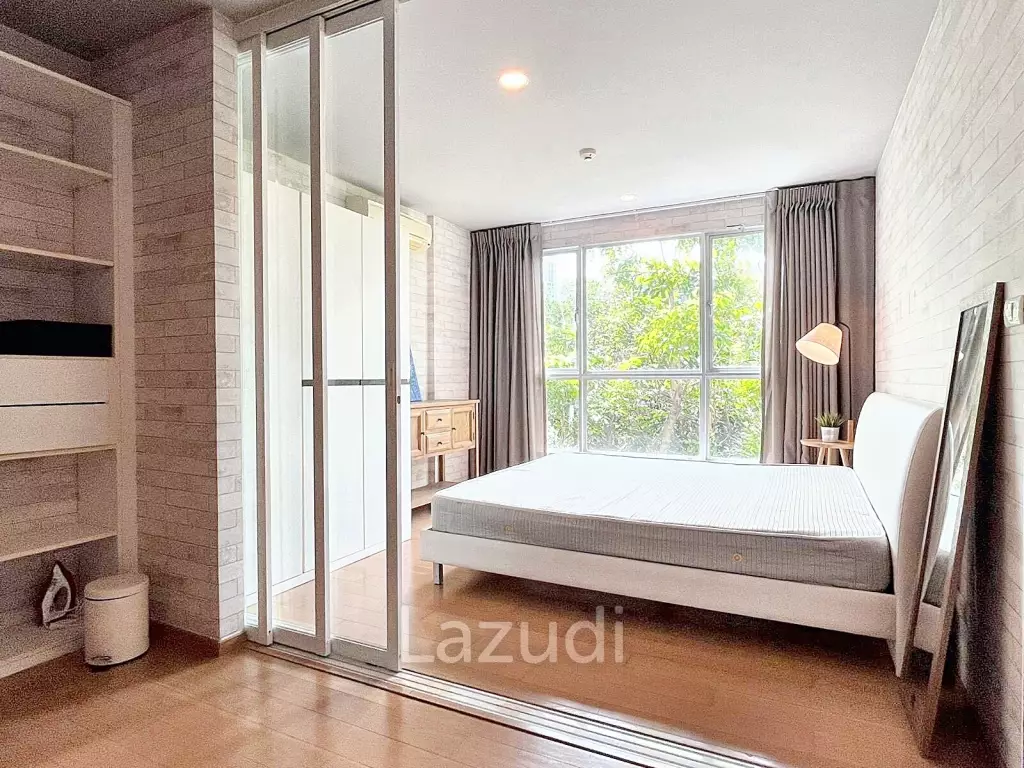 1 Bedroom 1 Bathroom 40 SQ.M Hive Sukhumvit 65