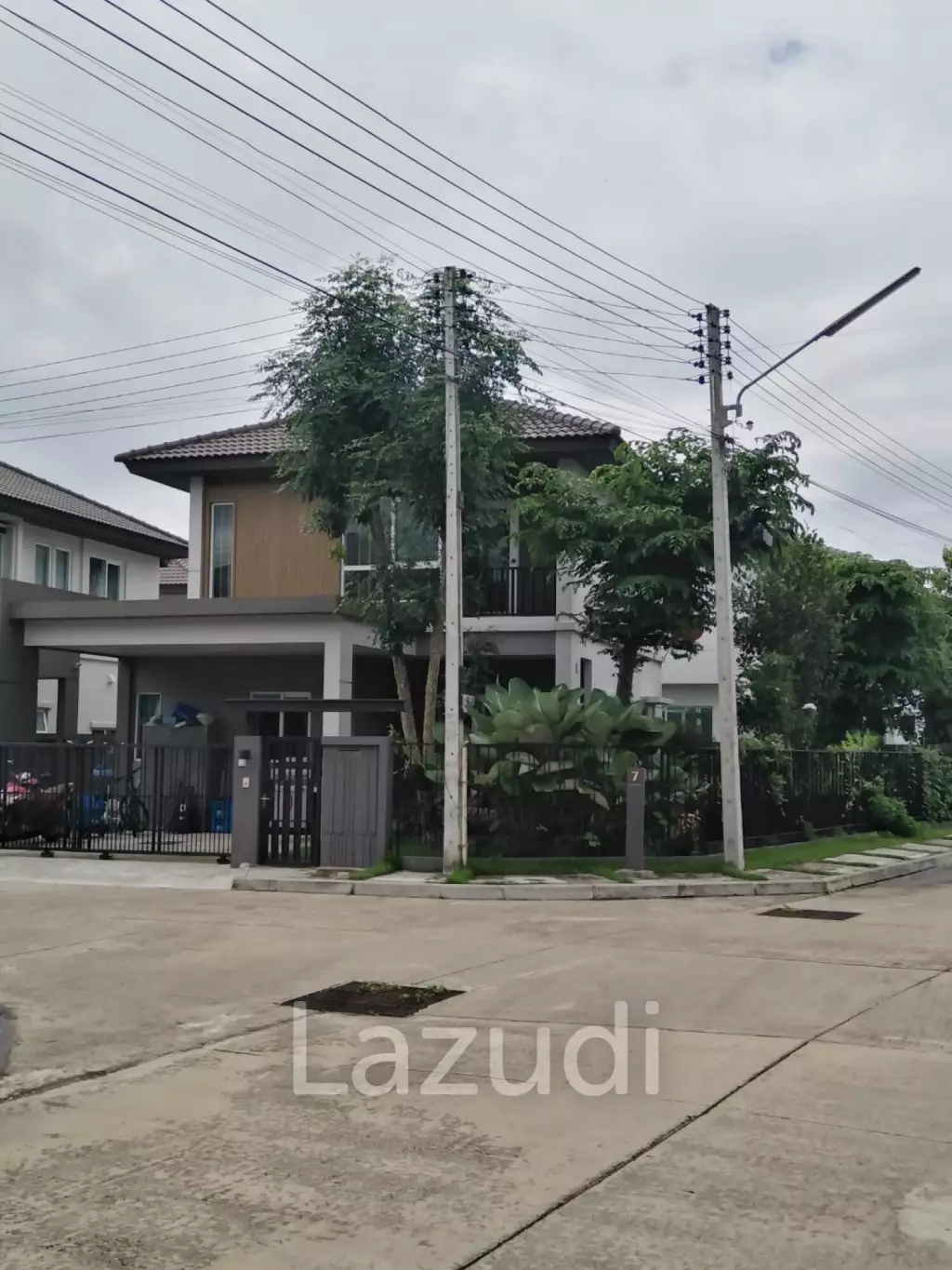 3 Bedroom House with for Sale