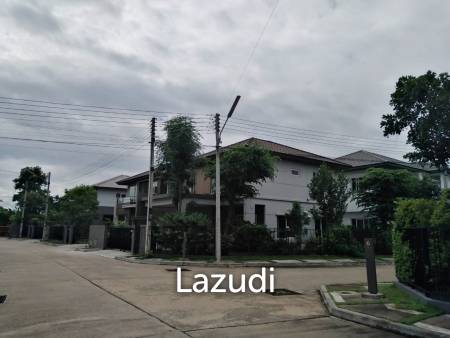 3 Bedroom House with for Sale
