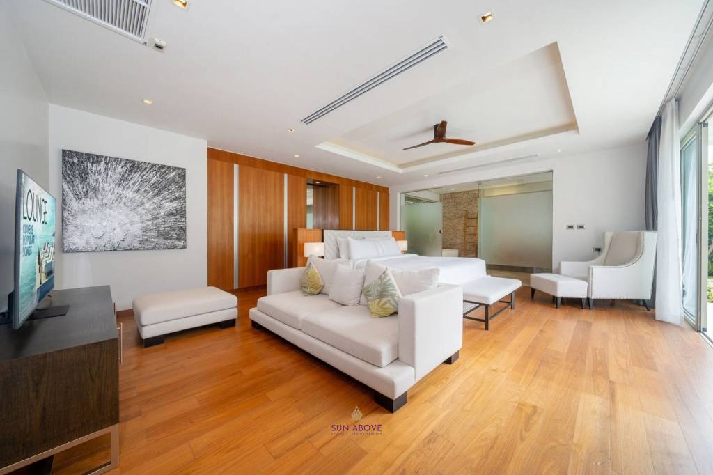Luxurious 4-Bedroom Villa For At Botanica Bangtao Beach