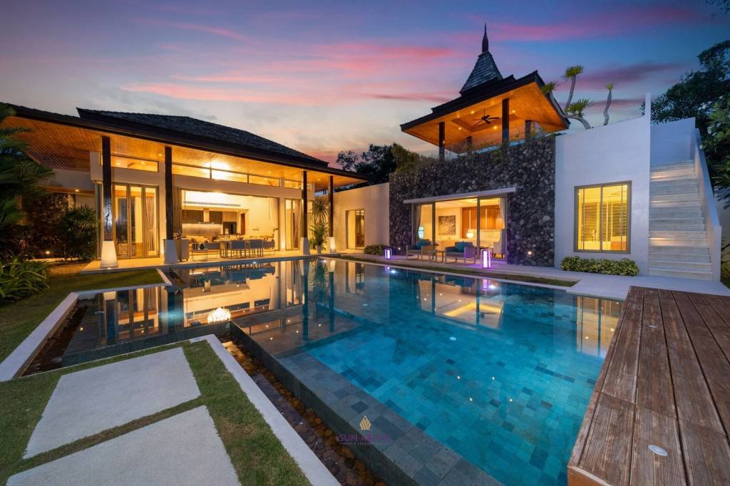 Luxurious 4-Bedroom Villa For At Botanica Bangtao Beach