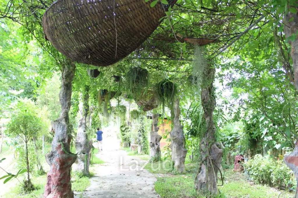 32 Villas Resort for Sale