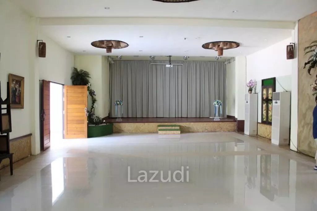 32 Villas Resort for Sale