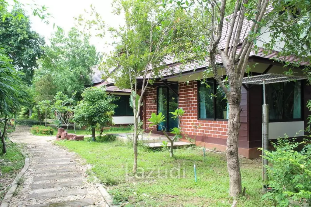 32 Villas Resort for Sale