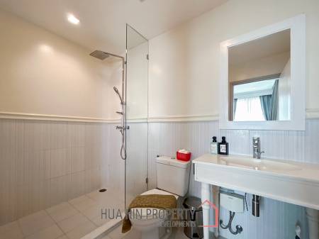 Summer Condo : 1 Bedroom Condo With Pool View