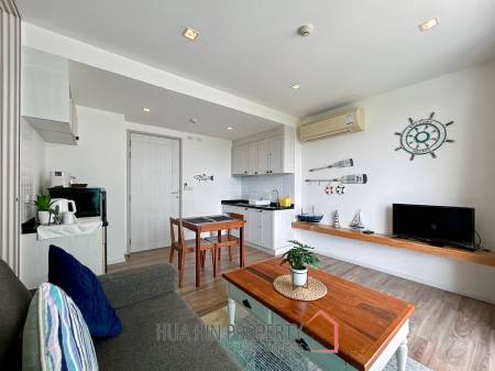 Summer Condo : 1 Bedroom Condo With Pool View