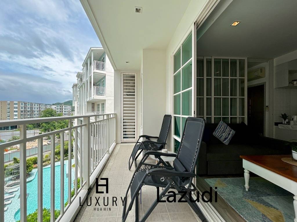 Summer Condo : 1 Bedroom Condo With Pool View