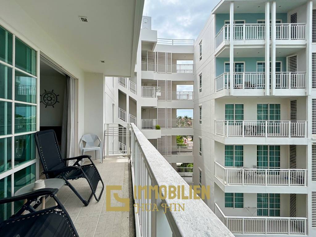 Summer Condo : 1 Bedroom Condo With Pool View