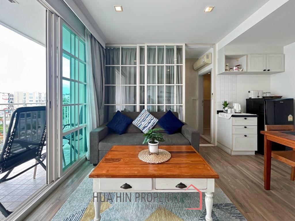 Summer Condo : 1 Bedroom Condo With Pool View