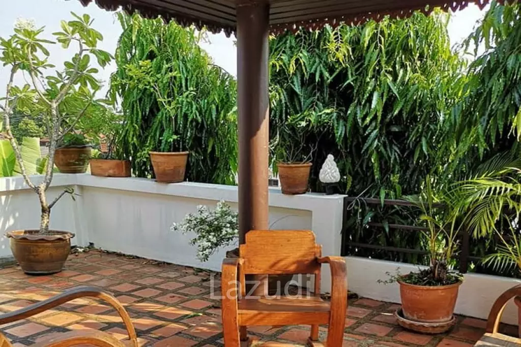 Townhouse in prime location for Sale