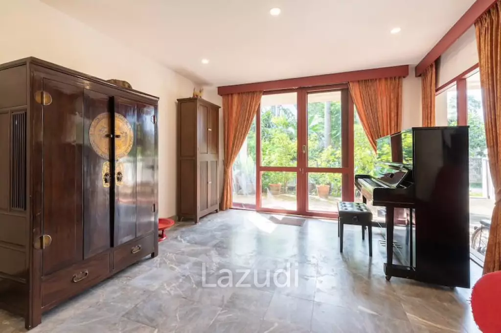 Townhouse in prime location for Sale