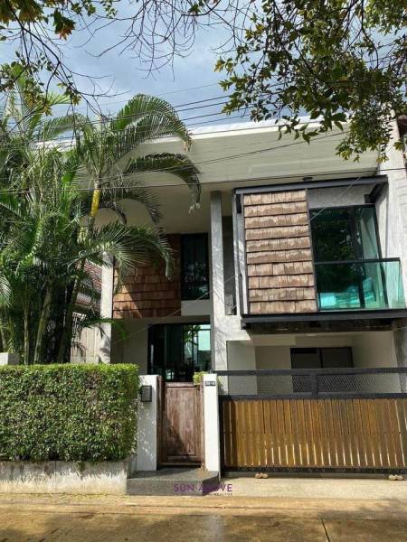 Luxury Two Bedroom Villa near Robinson Life Style Thalang