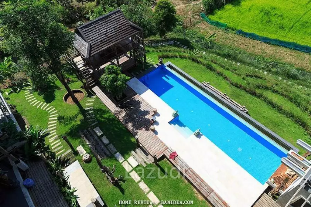 Luxury 4 Bedroom House with Infinity Pool