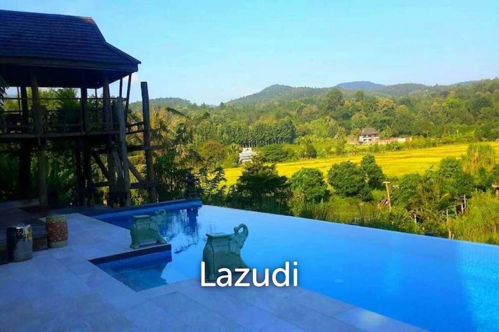Luxury 4 Bedroom House with Infinity Pool