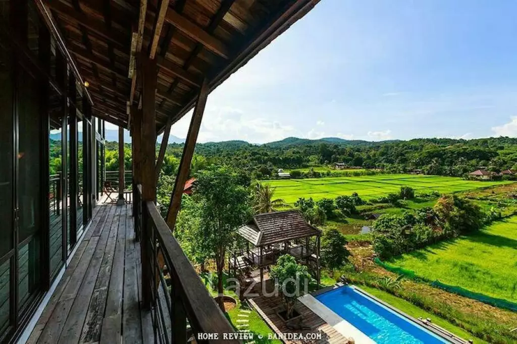 Luxury 4 Bedroom House with Infinity Pool