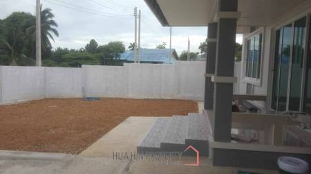 3 Bed 2 Bath House For Sale In Pran Buri