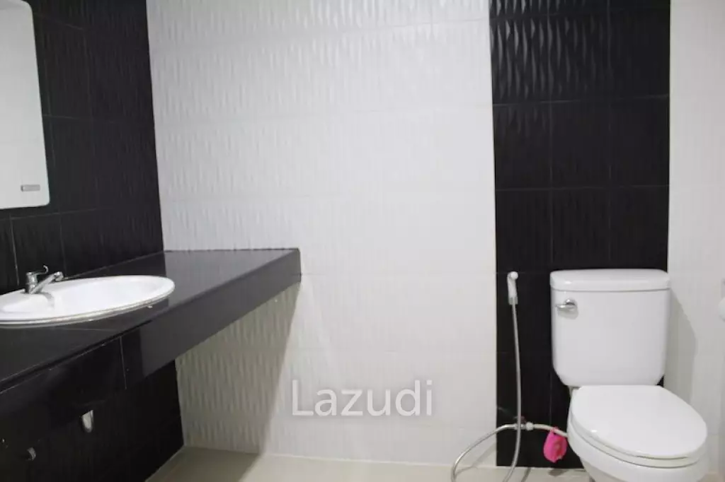 Townhouse Next to Rajabhat University for Sale
