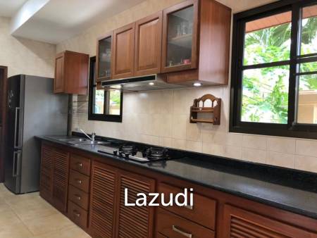 Spacious 5-Bedroom Villa For Sale In Kathu