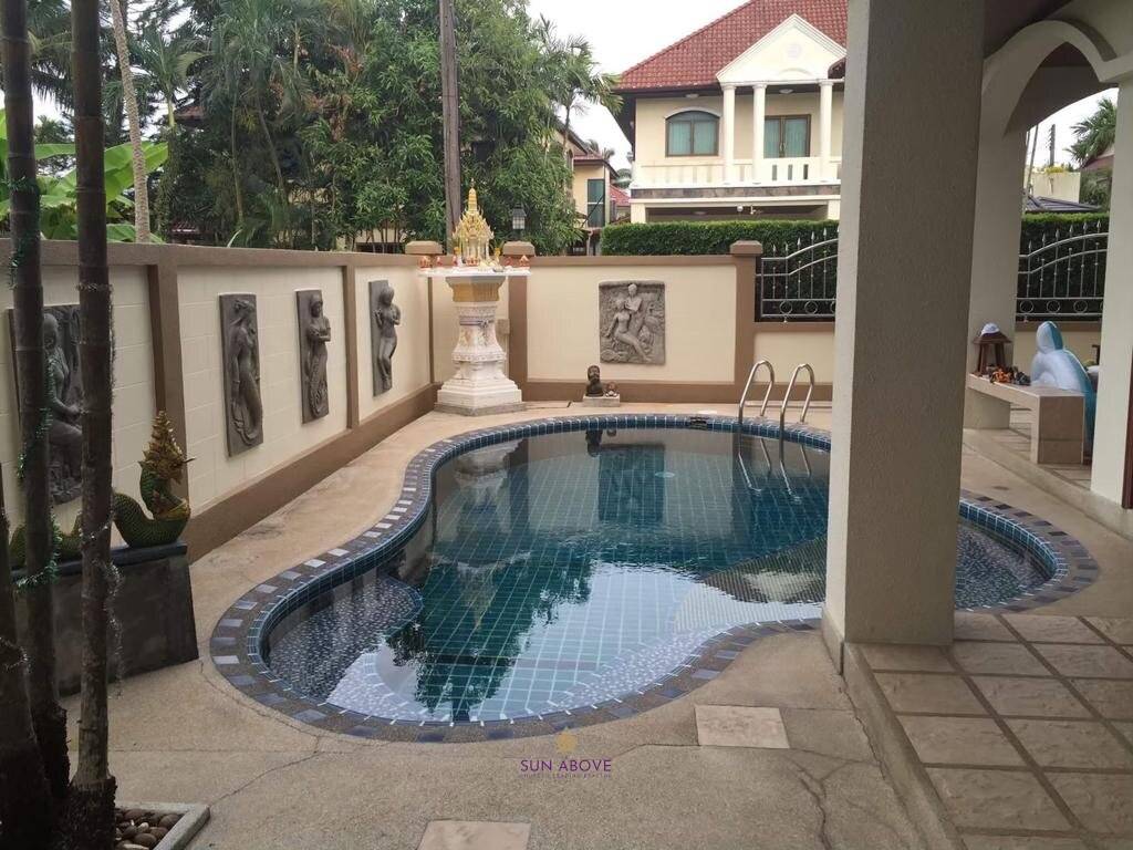 Spacious 5-Bedroom Villa For Sale In Kathu