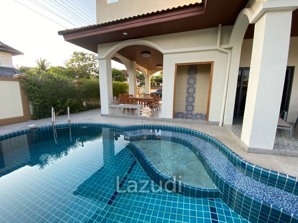 Spacious 5-Bedroom Villa For Sale In Kathu