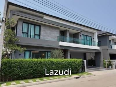 Ultra Luxury Home Office for Sales and Rent in Bangna