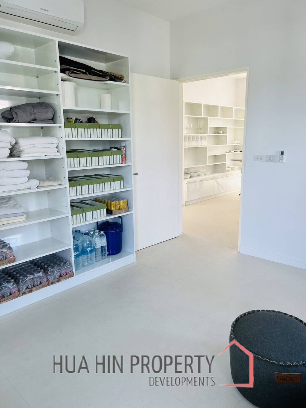 Woodlands: Freehold 4 Bedroom Pool Villa