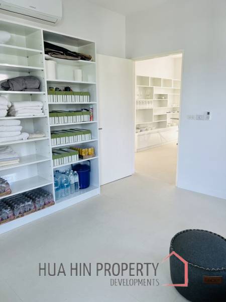 Woodlands: Freehold 4 Bedroom Pool Villa