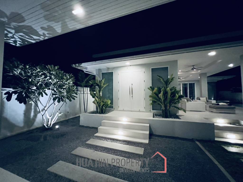 Woodlands: Freehold 4 Bedroom Pool Villa