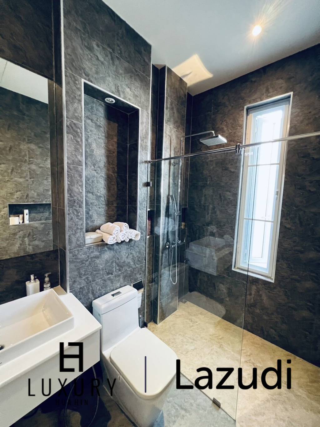 741 metro cuadrado 4 ` 3 Baño Villa de Venta