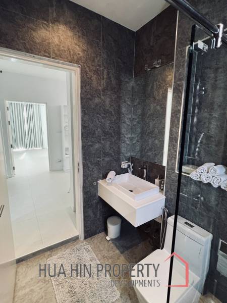 Woodlands: Freehold 4 Bedroom Pool Villa