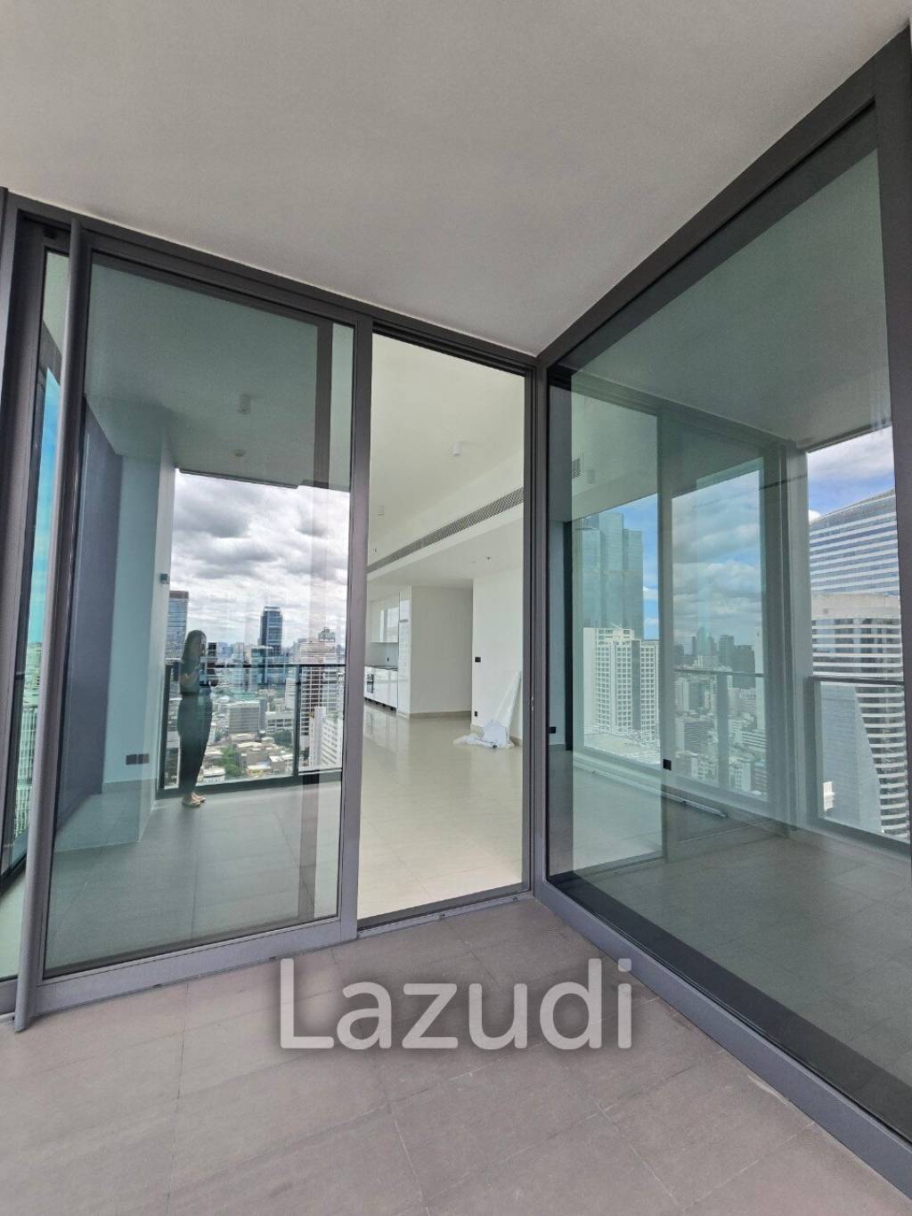 2 Beds 3 Baths 239.11 SQ.M. Tait 12