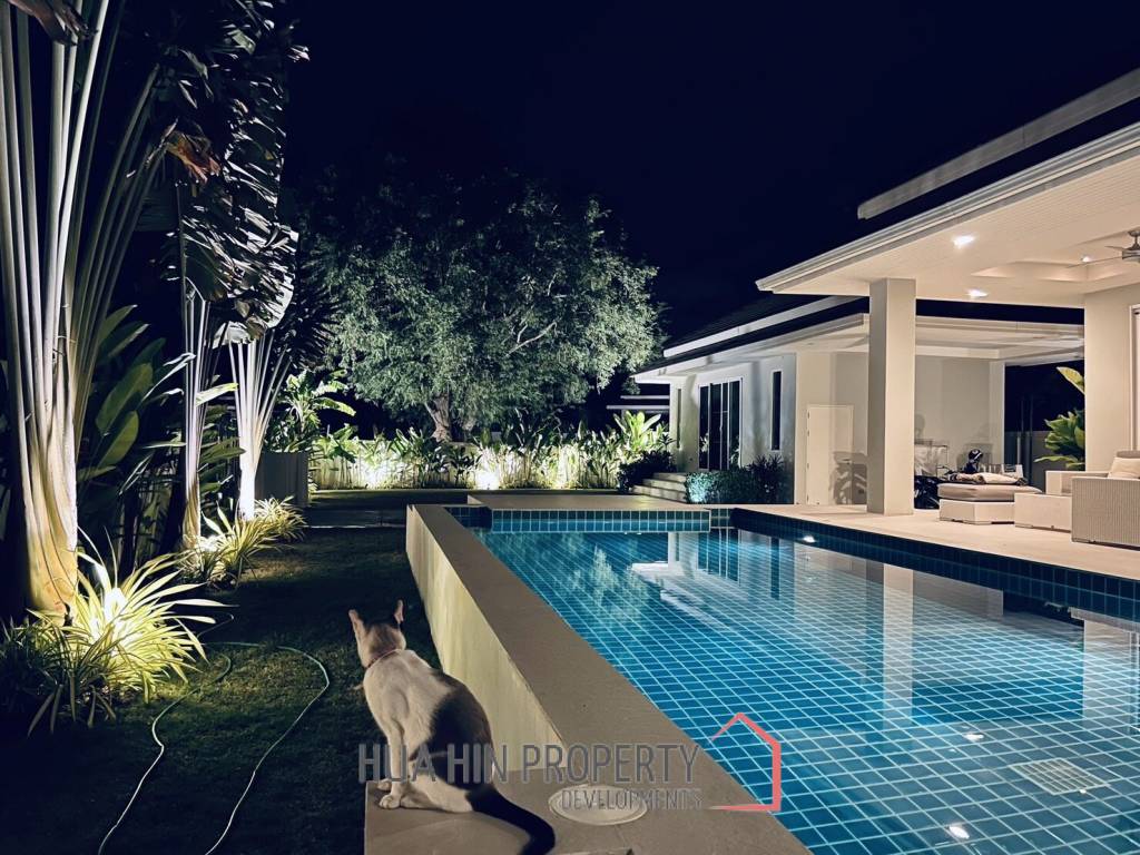 Woodlands: Freehold 4 Bedroom Pool Villa