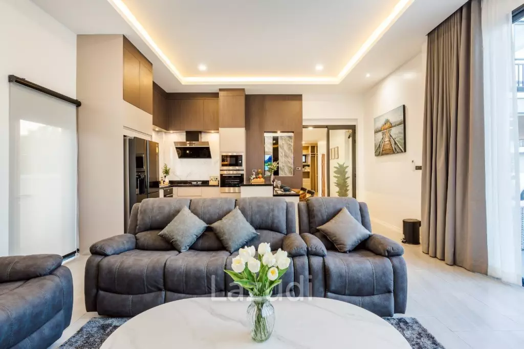 3 Bed 4 Bath 430 SQ.M Narada Villas Phase 2