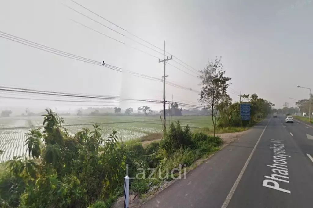 20 Rai on Phahonyotin Road side