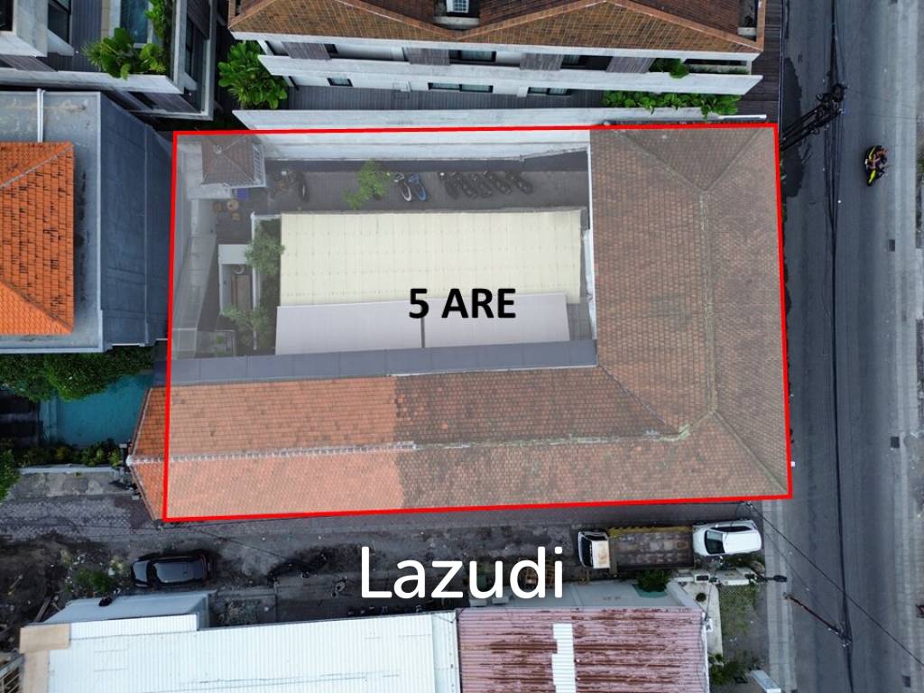 EXPANSIVE COMMERCIAL LAND IN BERAWA WITH BONUS BUILDING