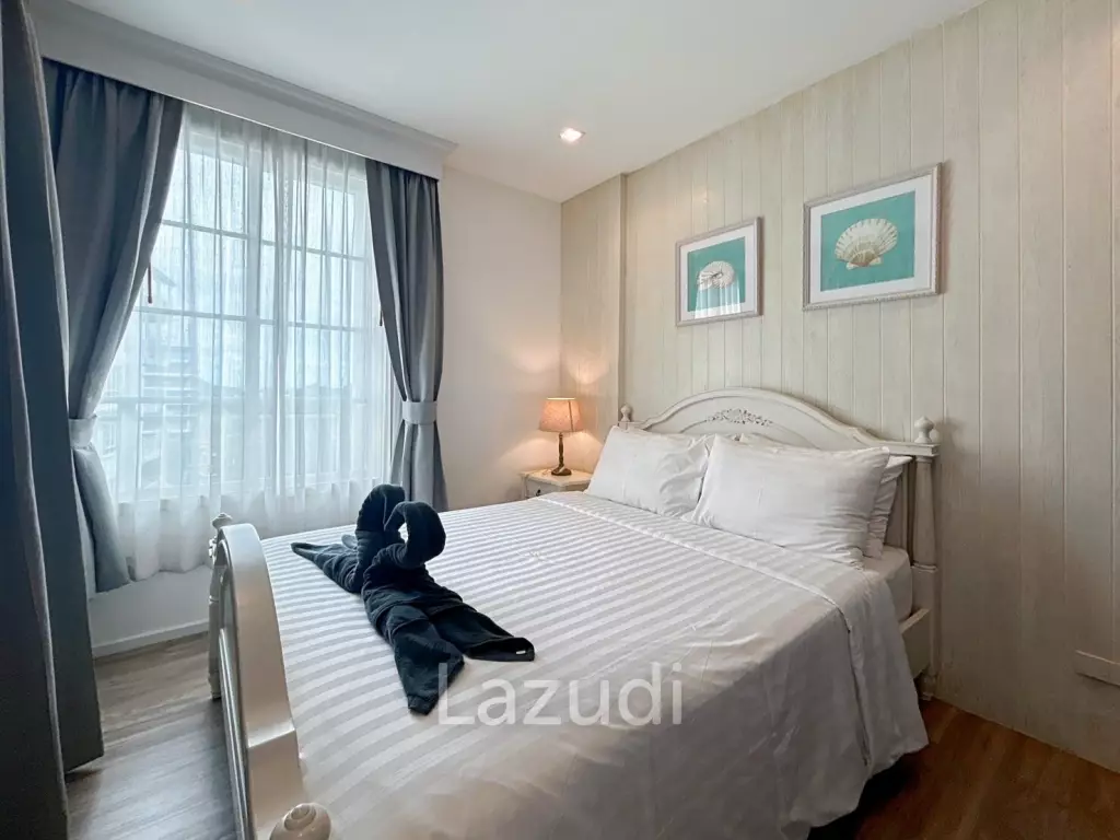 Summer Condo : 1 Bedroom Condo With Pool View