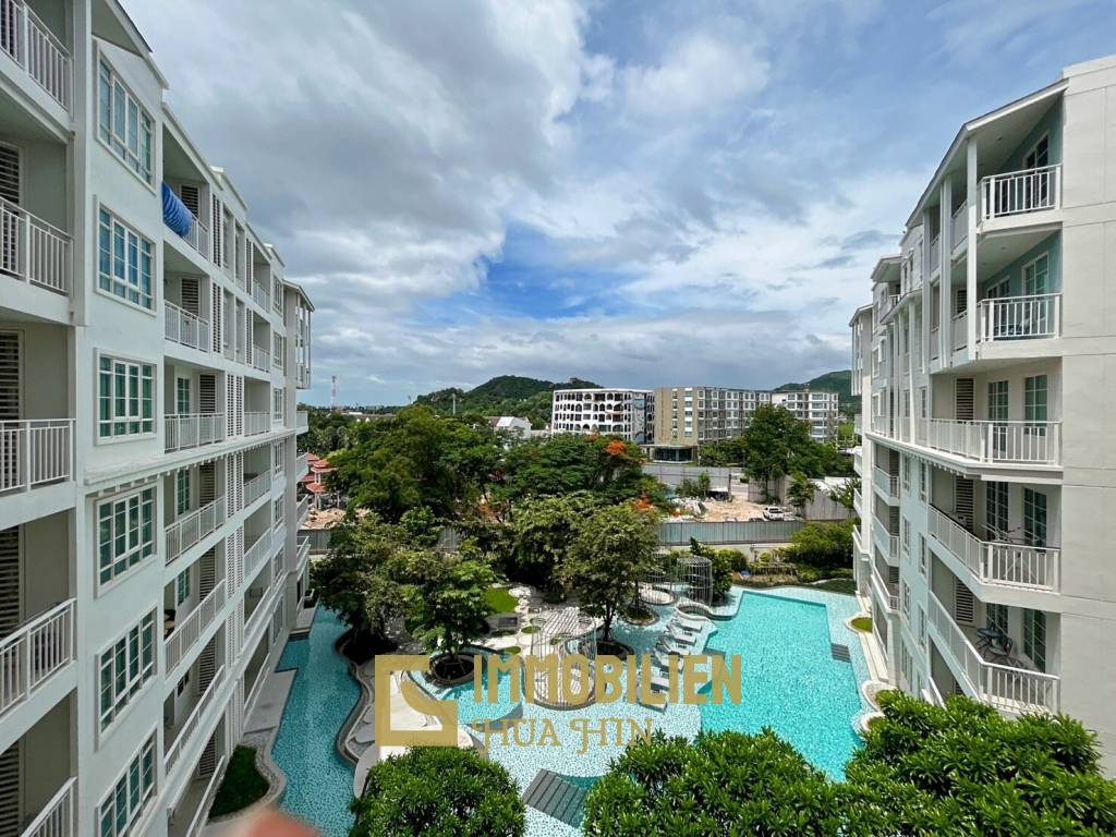 Summer Condo : 1 Bedroom Condo With Pool View