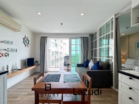 Summer Condo : 1 Bedroom Condo With Pool View