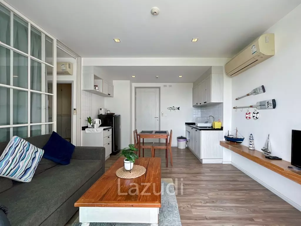 Summer Condo : 1 Bedroom Condo With Pool View