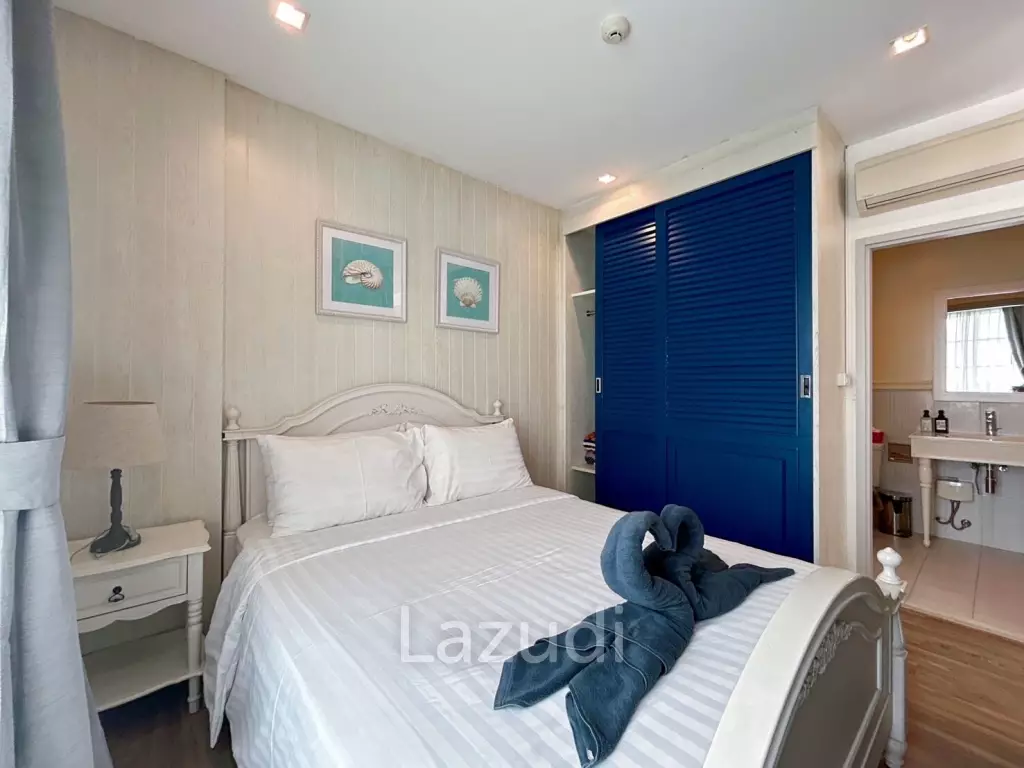 Summer Condo : 1 Bedroom Condo With Pool View