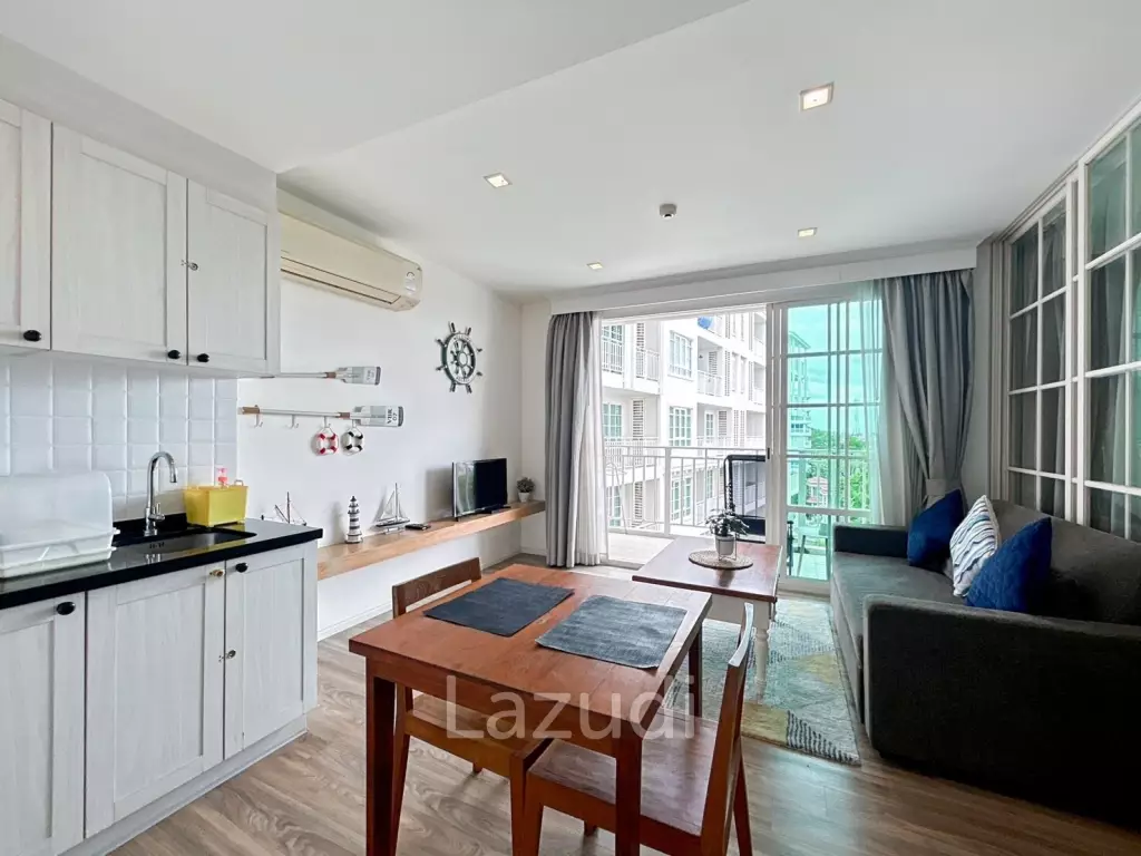 Summer Condo : 1 Bedroom Condo With Pool View