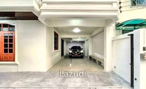 4 Bed 3 bath Detached House IconSiam Bangkok