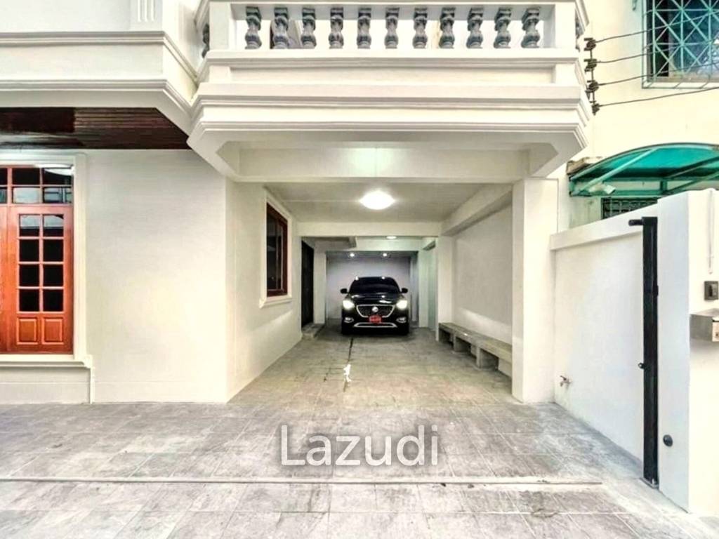 4 Bed 3 bath Detached House IconSiam Bangkok