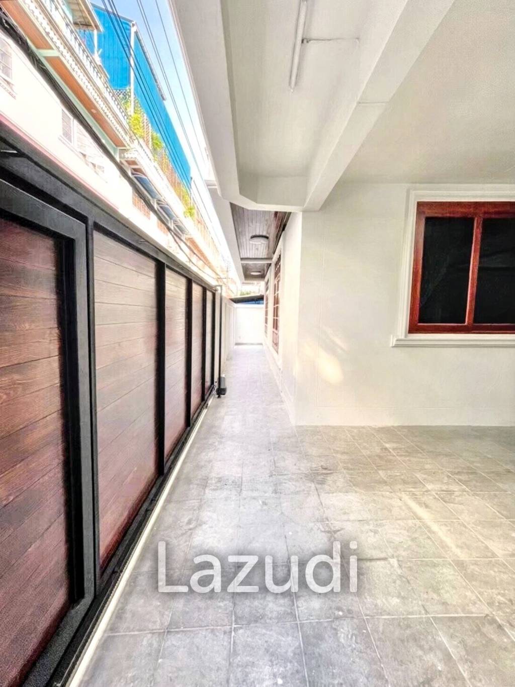 4 Bed 3 bath Detached House IconSiam Bangkok